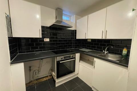 Studio to rent, Onslow Road, Southampton