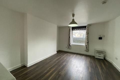 Studio to rent, Onslow Road, Southampton