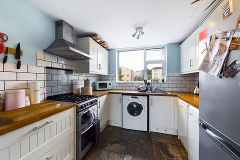 2 bedroom apartment to rent, Westbury Court, Devonport PL1