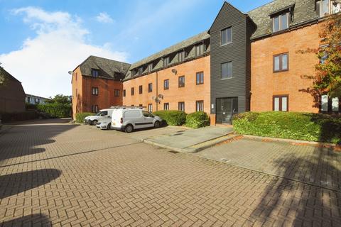 2 bedroom flat to rent, Canvey Walk, Springfield