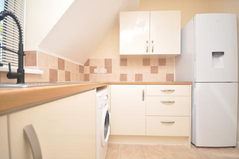 2 bedroom flat to rent, Canvey Walk, Springfield