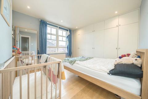 3 bedroom end of terrace house for sale, Cranmer Avenue, London W13