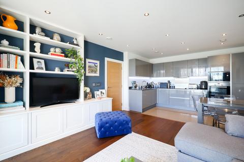 Flat 15, Verdant House Levett Square, Richmond, TW9 4FE