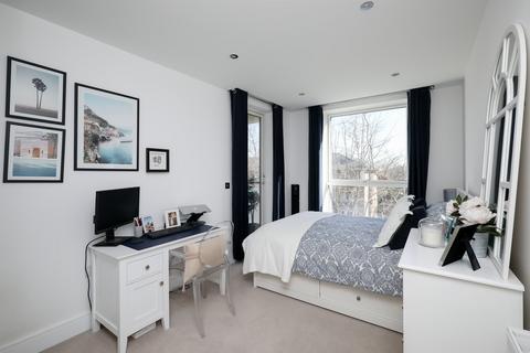 Flat 15, Verdant House Levett Square, Richmond, TW9 4FE