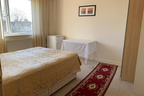 150 Locket Road, Wealdstone, Harrow, HA3 7NZ