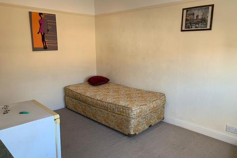 150 Locket Road, Wealdstone, Harrow, HA3 7NZ