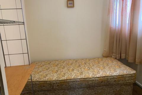 150 Locket Road, Wealdstone, Harrow, HA3 7NZ