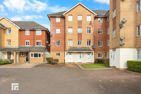 3 bedroom ground floor maisonette for sale, Claymore Place, Windsor Quay, Cardiff