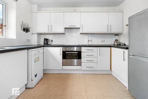 3 bedroom ground floor maisonette for sale, Claymore Place, Windsor Quay, Cardiff
