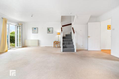 3 bedroom ground floor maisonette for sale, Claymore Place, Windsor Quay, Cardiff