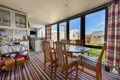 undefined, Dobbin Close, Covingham SN3