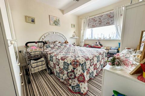 5 Dobbin Close, Swindon, SN3 5EN