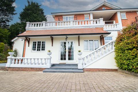 2 bedroom semi-detached bungalow to rent, Rhiwbina Hill, Cardiff