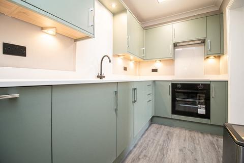 2 bedroom semi-detached bungalow to rent, Rhiwbina Hill, Cardiff