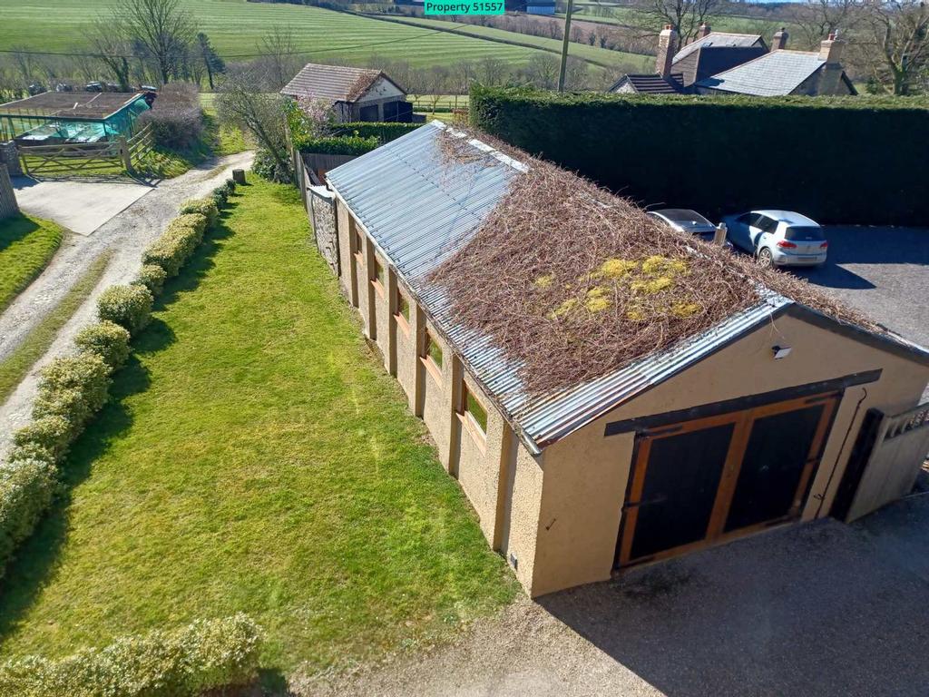 Garage/Workshop