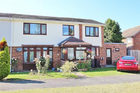 12 Cobbetts Walk, Bisley, Woking, GU24 9DT
