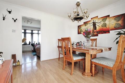 12 Cobbetts Walk, Bisley, Woking, GU24 9DT