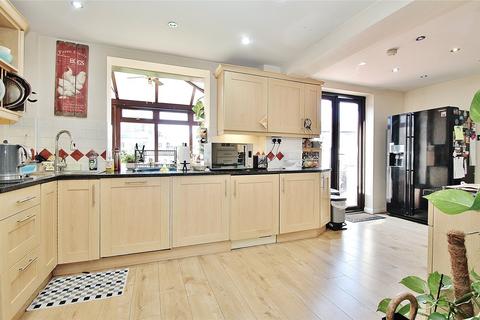 12 Cobbetts Walk, Bisley, Woking, GU24 9DT