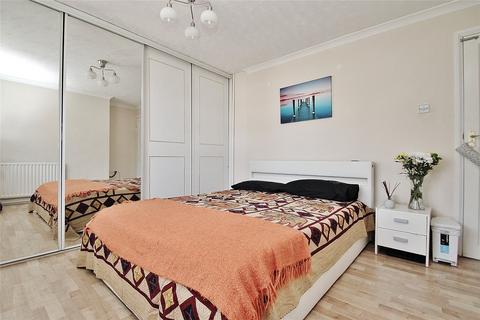 12 Cobbetts Walk, Bisley, Woking, GU24 9DT