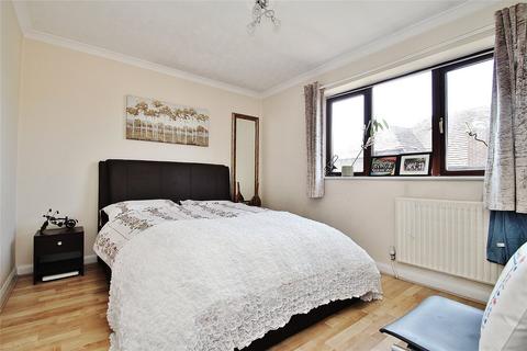 12 Cobbetts Walk, Bisley, Woking, GU24 9DT