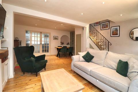 76 Rydens Way, Woking, GU22 9DN
