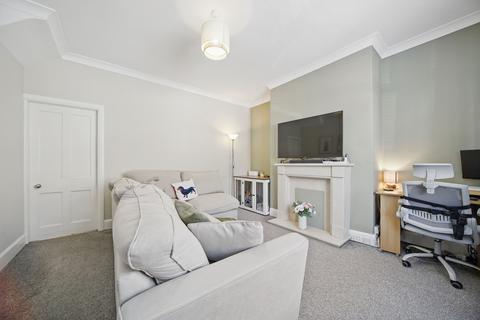 35 Ashtofts Mount, Guiseley, Leeds, LS20 9DB