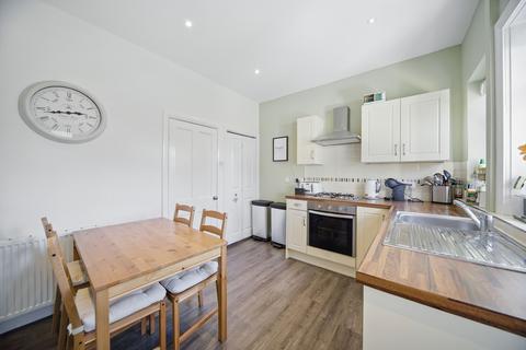 35 Ashtofts Mount, Guiseley, Leeds, LS20 9DB
