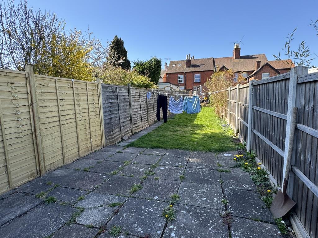 End of rear garden to rear ext