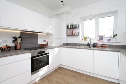 1 bedroom flat for sale, Willow Court, Fullwell Avenue, Clayhall