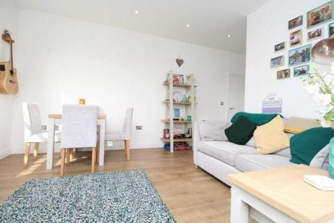 1 bedroom flat for sale, Willow Court, Fullwell Avenue, Clayhall