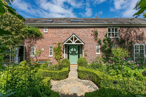 5 bedroom barn conversion to rent, Moss Lane, Ollerton
