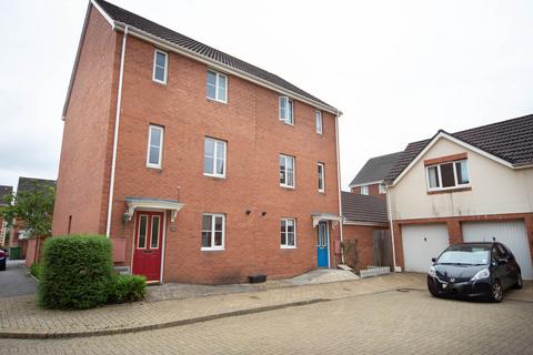 4 bedroom semi-detached house to rent, Watkins Square, Llanishen, Cardiff, CF14