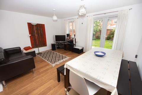 4 bedroom semi-detached house to rent, Watkins Square, Llanishen, Cardiff, CF14