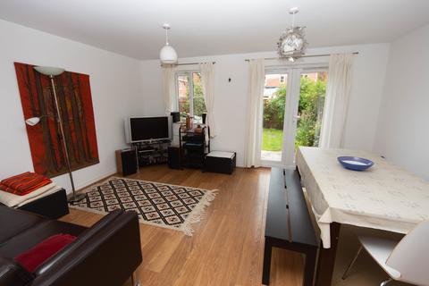 4 bedroom semi-detached house to rent, Watkins Square, Llanishen, Cardiff, CF14