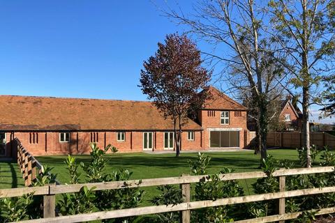 4 bedroom barn conversion for sale, Buckingham Road, Aylesbury HP22