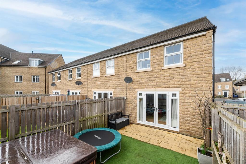 Rear Garnetts Grove