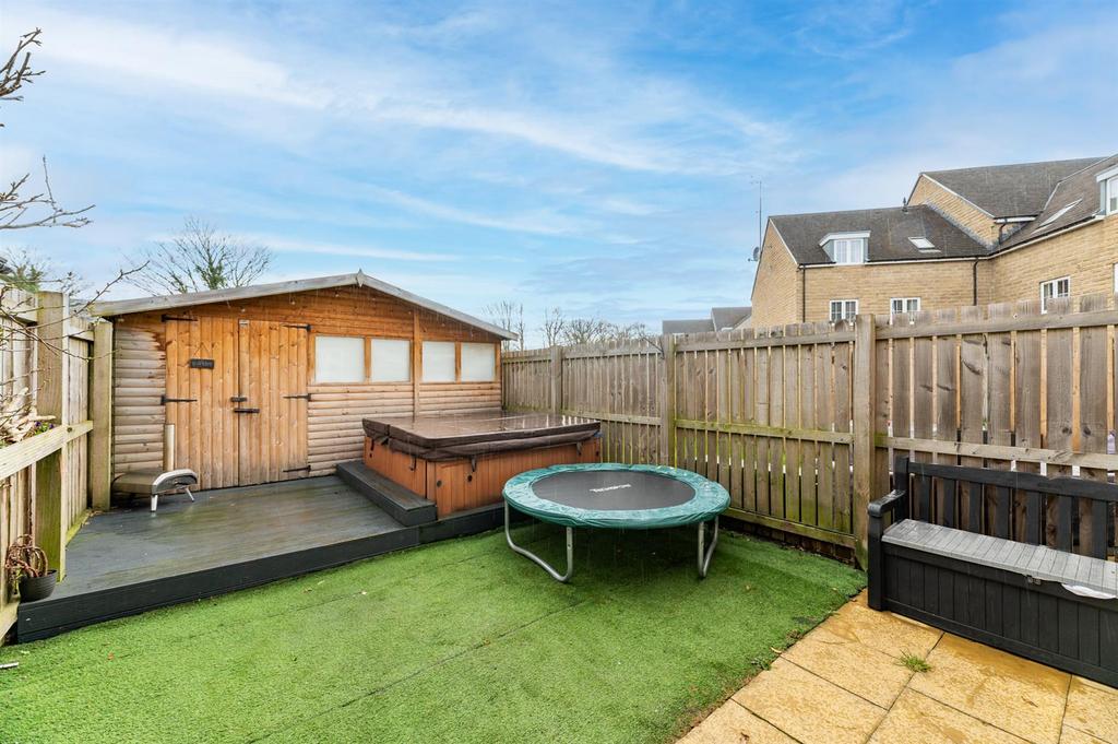 Rear Garnetts Grove