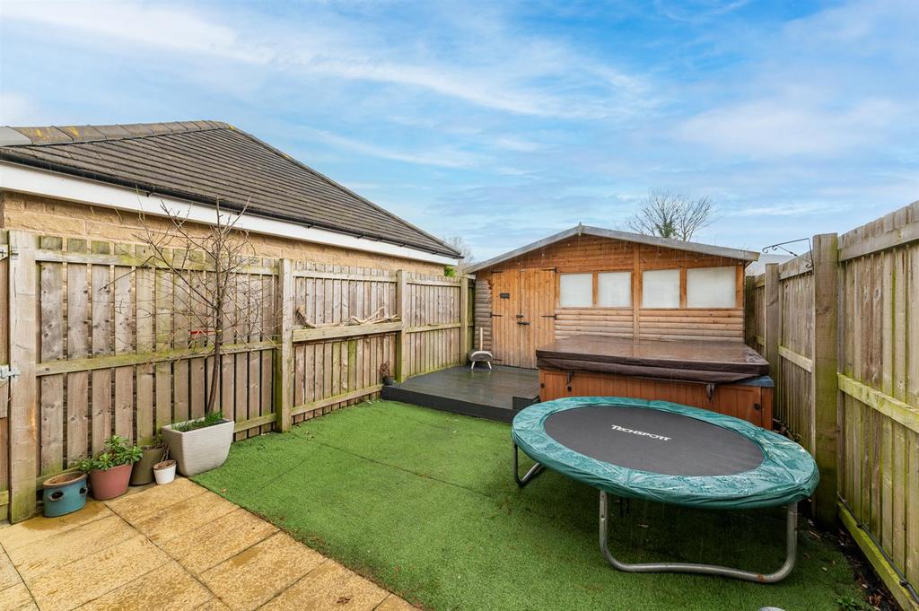 Rear Garnetts Grove
