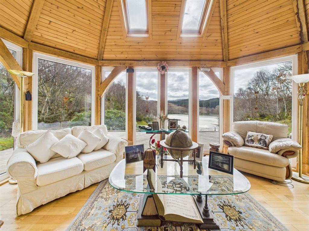 Sunroom/dining room