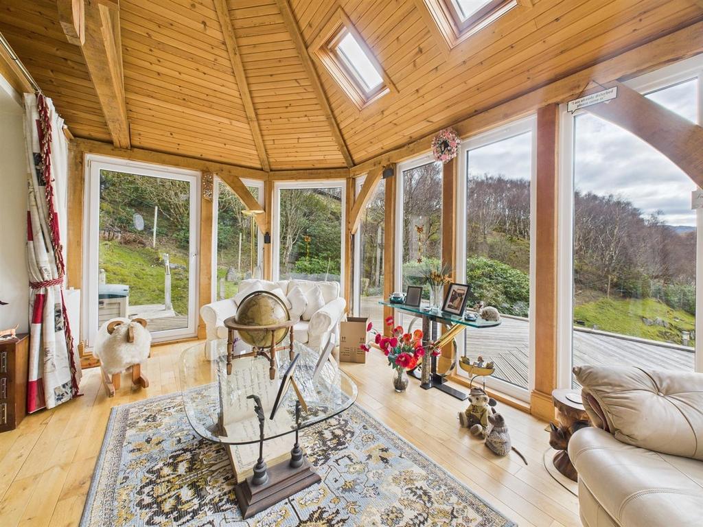 Sunroom/dining room