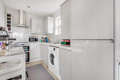 1 bedroom flat to rent, Rusham Road, Clapham South, London