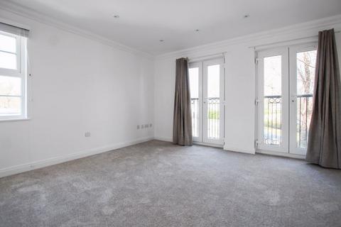 8 Calvert Drive, Dartford, DA2 7GA