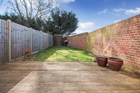 8 Calvert Drive, Dartford, DA2 7GA