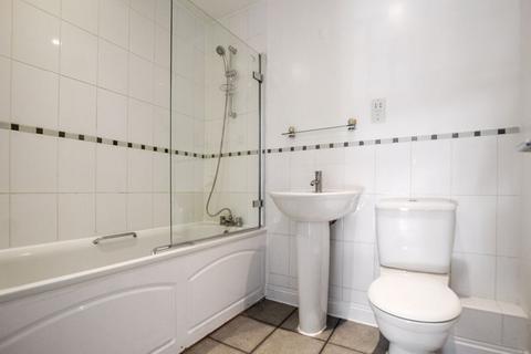 8 Calvert Drive, Dartford, DA2 7GA