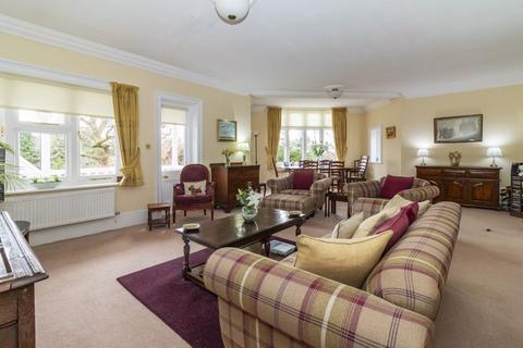 2 bedroom apartment for sale, Allen Gardiner House, Pembury Road, Tunbridge Wells