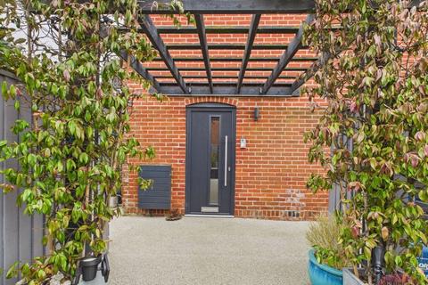 3 bedroom flat for sale, CHRISTCHURCH TOWN CENTRE