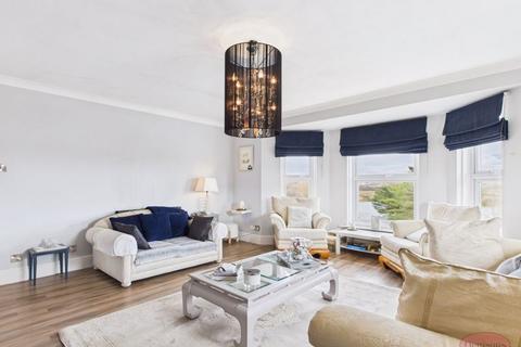 3 bedroom flat for sale, CHRISTCHURCH TOWN CENTRE