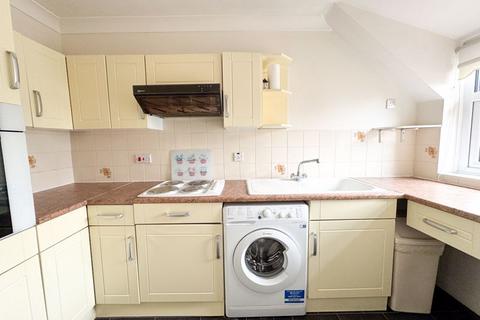2 bedroom flat for sale, QUEENS COURT, GRIMSBY