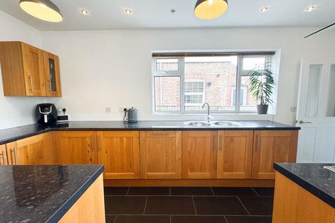 3 bedroom semi-detached house for sale, GRIMSBY ROAD. CLEETHORPES