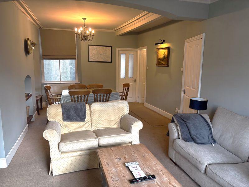 Open plan lounge &